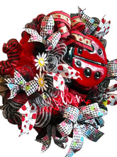 Load image into Gallery viewer, Ladybug Welcome Wreath, Spring Summer Wreath, Front Door Decor
