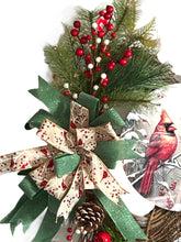 Load image into Gallery viewer, Cardinal Wreath, Winter Wreath, Christmas Wreath, WInter Decor