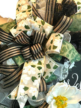 Load image into Gallery viewer, Welcome Wreath, Magnolia Wreath, Everyday Wreath, Home Decor