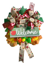 Load image into Gallery viewer, Welcome Class Room Wreath, Teacher Wreath, Teacher Gift, School Decor