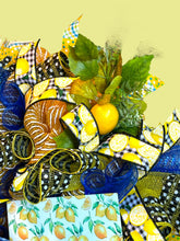 Load image into Gallery viewer, Welcome Wreath, Lemon Wreath, Home Decor, Spring Wreath, Summer Wreath