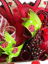 Load image into Gallery viewer, Ladybug Welcome Wreath, Welcome Wreath, Ladybug Wreath, Spring Summer Wreath, Home Decor