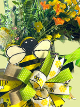 Load image into Gallery viewer, Bee Kind Wreath, Bee Wreath, Spring Summer Wreath, Home Decor
