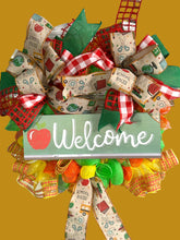 Load image into Gallery viewer, Welcome Class Room Wreath, Teacher Wreath, Teacher Gift, School Decor