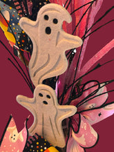 Load image into Gallery viewer, Pink Ghost Halloween Wreath, Halloween Wreath, Pink and Black Halloween Decor