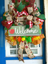 Load image into Gallery viewer, Welcome Class Room Wreath, Teacher Wreath, Teacher Gift, School Decor