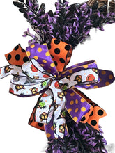 Load image into Gallery viewer, Faceless Scary Witch Wreath, Halloween Wreath, Halloween Decor