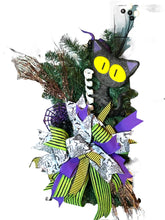 Load image into Gallery viewer, Cat Halloween Wreath, Halloween Wreath, Halloween Decor