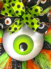 Load image into Gallery viewer, Creepy Eye Halloween Wreath Halloween Decor