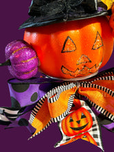 Load image into Gallery viewer, Pumpkin Center Piece