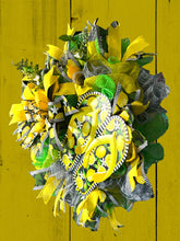 Load image into Gallery viewer, Spring Summer Lemon Wreath Lemon Flip Flops