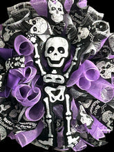 Load image into Gallery viewer, Skeleton Halloween Wreath, Halloween Decor