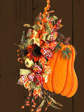 Load image into Gallery viewer, Fall Pumpkin Wreath, Fall Decor, Thanksgiving Wreath