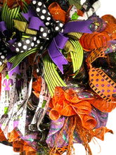 Load image into Gallery viewer, Frankie and Bride Halloween Wreath, Halloween Decor