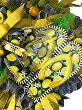 Load image into Gallery viewer, Spring Summer Lemon Wreath Lemon Flip Flops