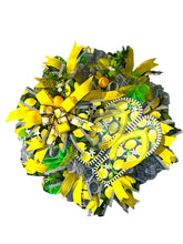 Load image into Gallery viewer, Spring Summer Lemon Wreath Lemon Flip Flops