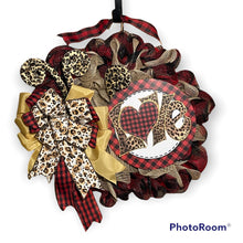 Load image into Gallery viewer, Love Wreath