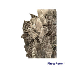 Load image into Gallery viewer, Believe Silver Christmas Wreath