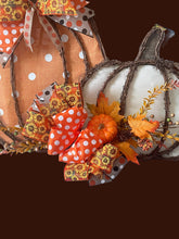 Load image into Gallery viewer, Pumpkins Vine and Fabric Doorhanger/Wreath