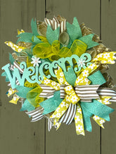 Load image into Gallery viewer, Welcome Daisy Wreath