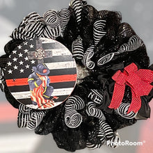 Load image into Gallery viewer, Fireman Service Wreath