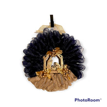 Load image into Gallery viewer, Nativity Christmas Wreath