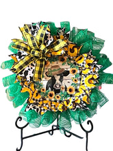Load image into Gallery viewer, Bessie Cow Wreath Home Decor Farm House Decor