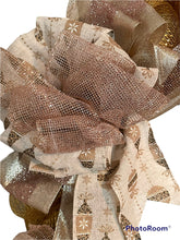 Load image into Gallery viewer, Merry Christmas Gold Santa Wreath