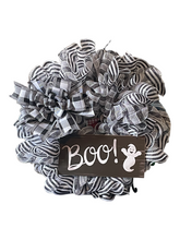 Load image into Gallery viewer, BOO Halloween Wreath