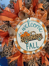 Load image into Gallery viewer, Welcome Fall Wreath