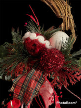 Load image into Gallery viewer, Christmas Cardinal Grapevine Wreath