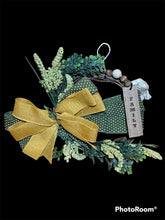 Load image into Gallery viewer, Family Grapevine Wreath