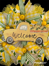 Load image into Gallery viewer, Welcome Wreath Lemons