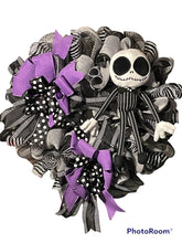 Load image into Gallery viewer, Black and White Wreath