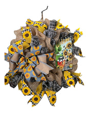 Load image into Gallery viewer, Welcome Wreath, Home Decor, Everyday Wreath