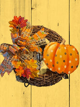 Load image into Gallery viewer, Pumpkin Fall Grapevine Wreath