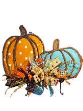 Load image into Gallery viewer, Vine/Fabric Pumpkin Wreath