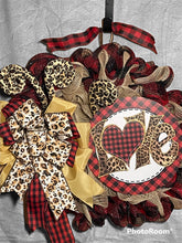 Load image into Gallery viewer, Love Wreath