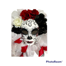 Load image into Gallery viewer, Day of the Dead Mask Wreath