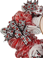 Load image into Gallery viewer, Love and Hearts Wreath