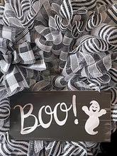 Load image into Gallery viewer, BOO Halloween Wreath