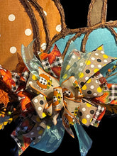 Load image into Gallery viewer, Vine/Fabric Pumpkin Wreath