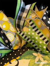 Load image into Gallery viewer, Welcome Lemon Theme Wreath