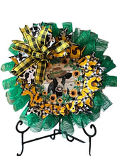 Load image into Gallery viewer, Bessie Cow Wreath Home Decor Farm House Decor