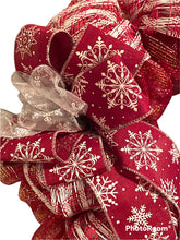 Load image into Gallery viewer, Feliz Navidad Christmas Wreath