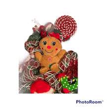 Load image into Gallery viewer, Gingerbread Boy and Girl Christmas Candy Swag