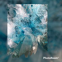 Load image into Gallery viewer, Happy Holidays Wreath