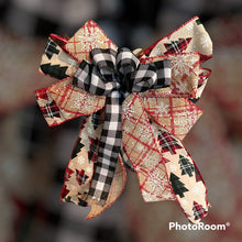 Load image into Gallery viewer, Farmhouse-Rustic Grapevine Christmas Wreath