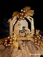 Load image into Gallery viewer, Nativity Christmas Wreath