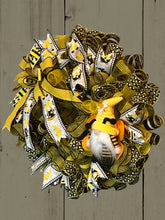 Load image into Gallery viewer, Gnome Bee Wreath